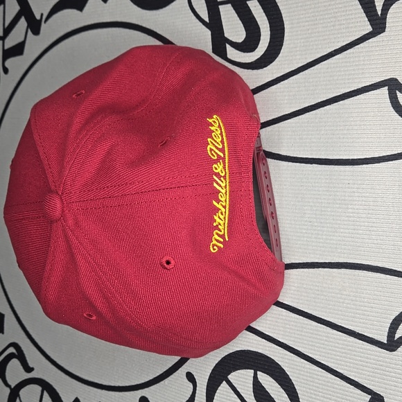 Mitchell&Ness Cavalier SnapBack🔴 - Picture 2 of 3